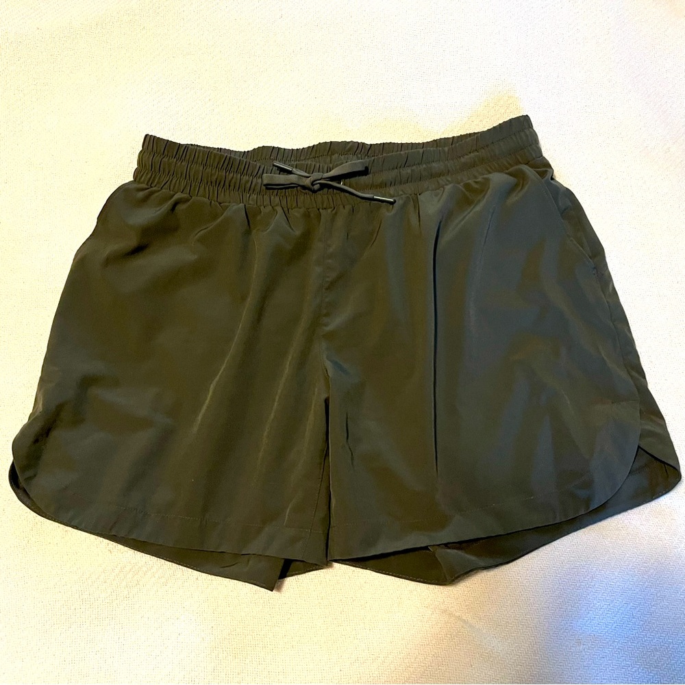 Mondetta Performance + Luxury Olive Colored Women’s Shorts, Size L